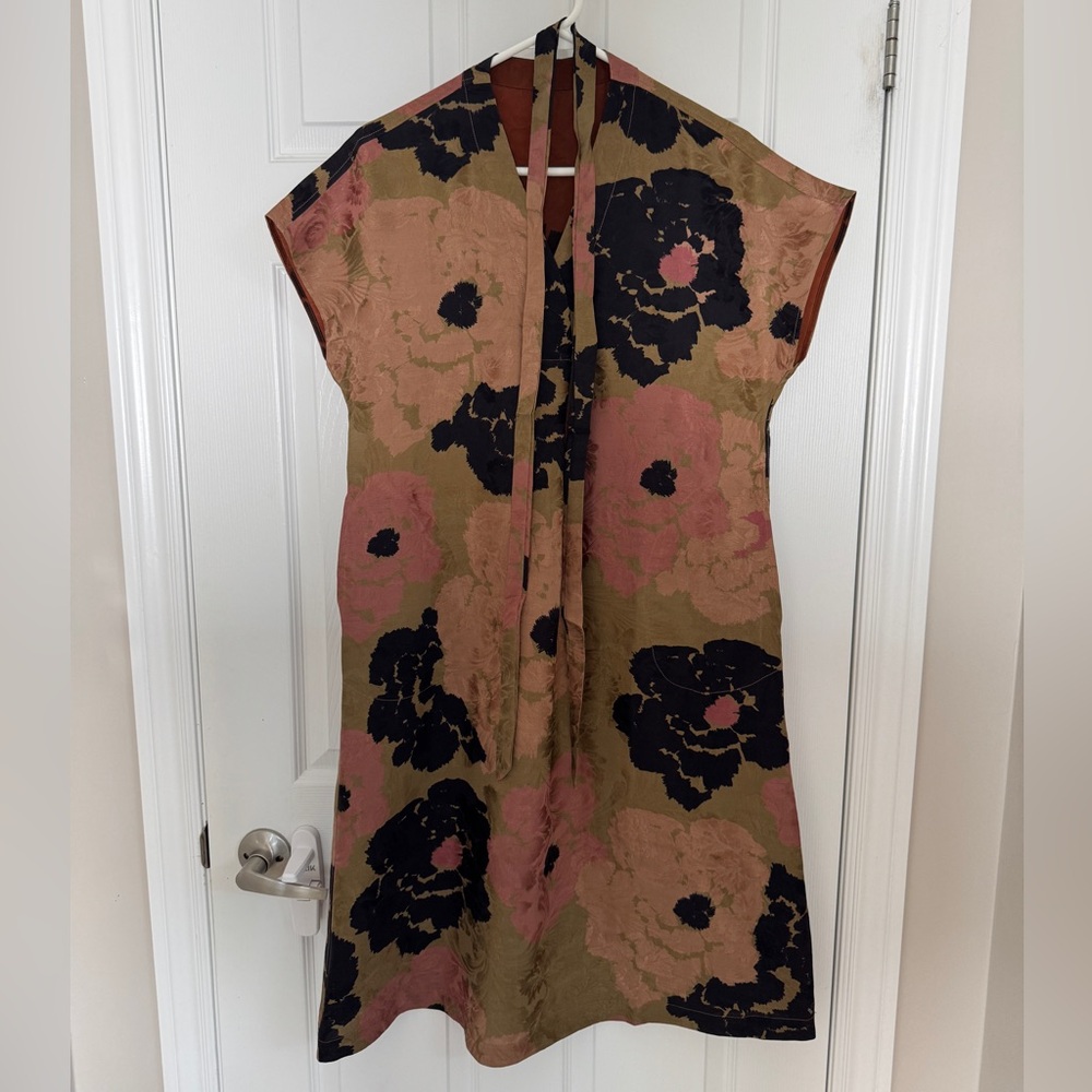 Elegant Floral Print Silk Dress with Cap Dolman Sleeves